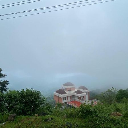 Hotel Hill Monk- Dazzling Vega Vagamon Esterno foto