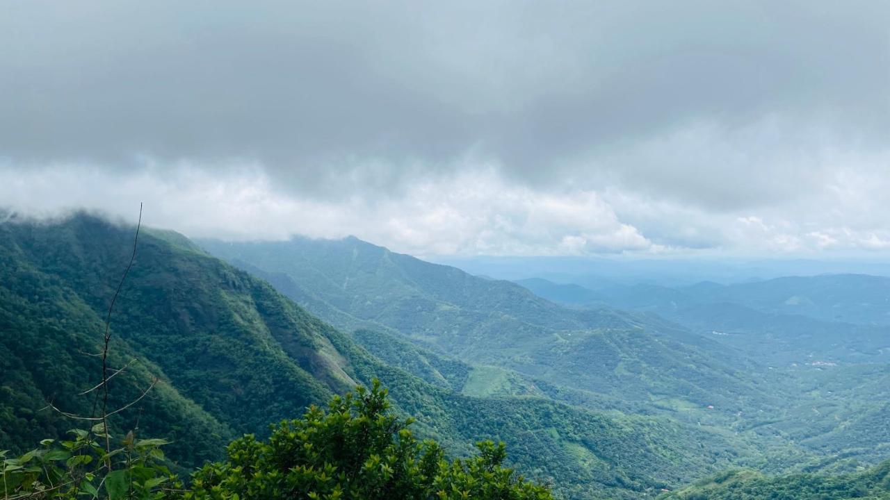 Hotel Hill Monk- Dazzling Vega Vagamon Esterno foto